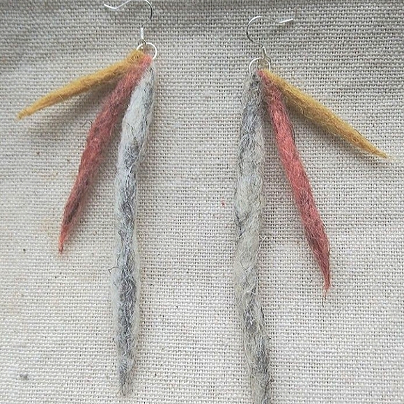 XL 'Fan' Earrings - Picture 5 of 5